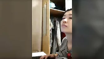 Chinese exhibitionist streamer girl masturbates, orgasms